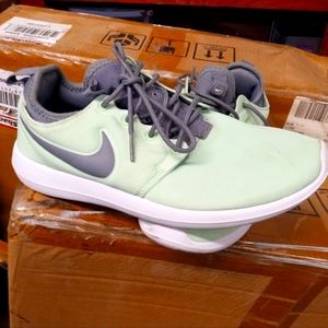 Ladies Nike shoes